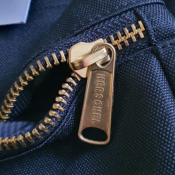 Herschel Nova Backpack - 18L + FREE GIFT - NWT - Picture 7 of 12